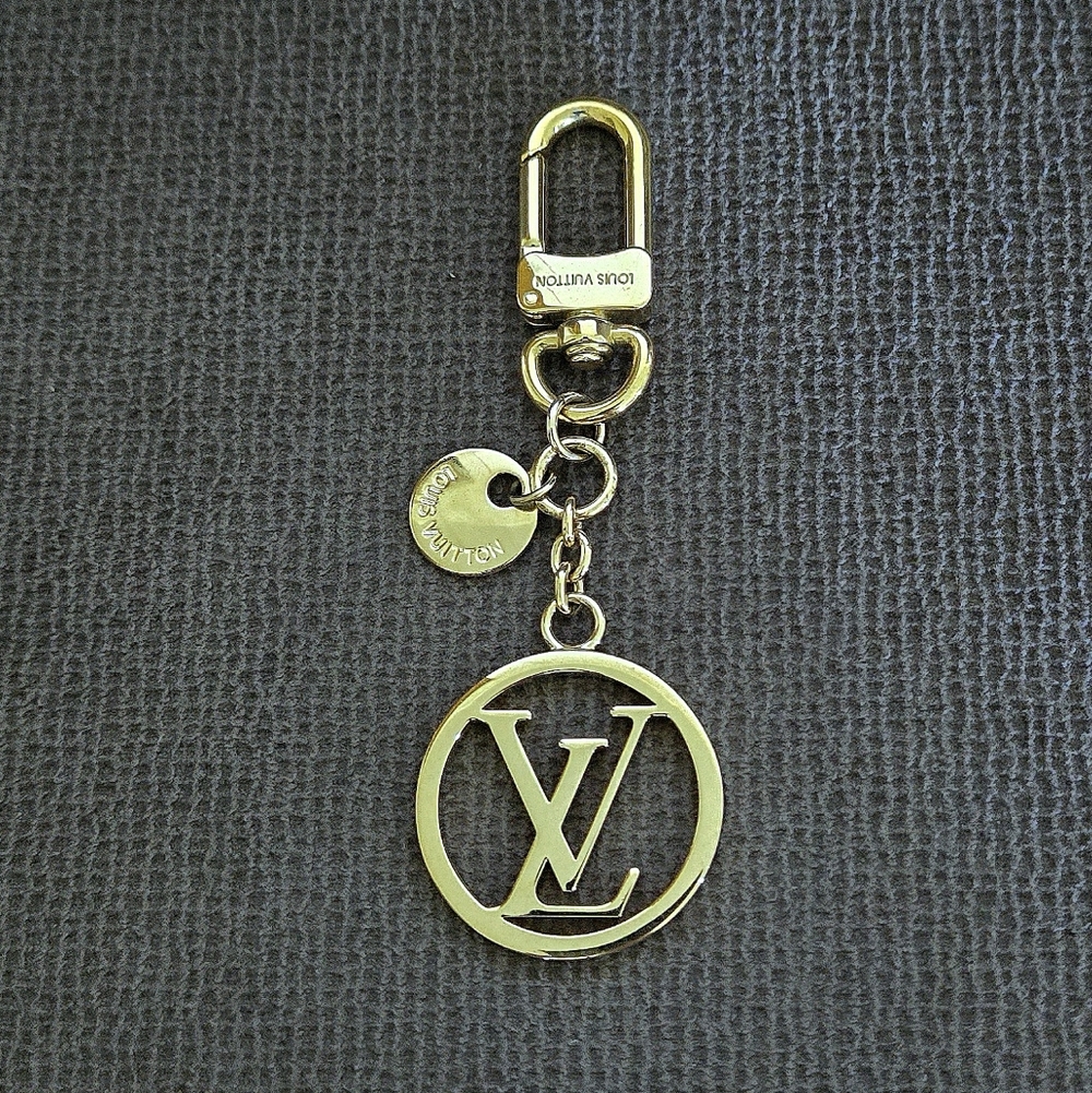 Louis Vuitton Circle Bag Charm WITHOUT Keyholder - Used - Picture 11 of 16